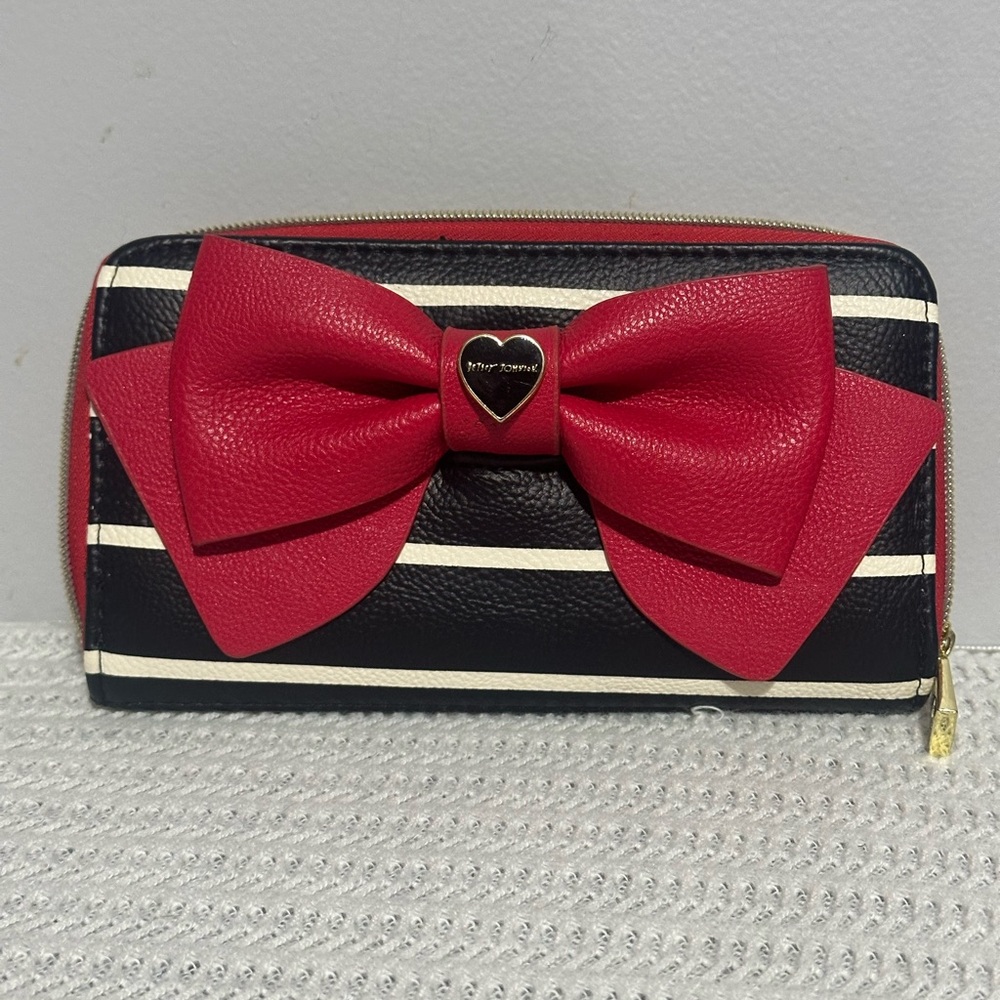 Betsey Johnson black and white wallet with red bow
